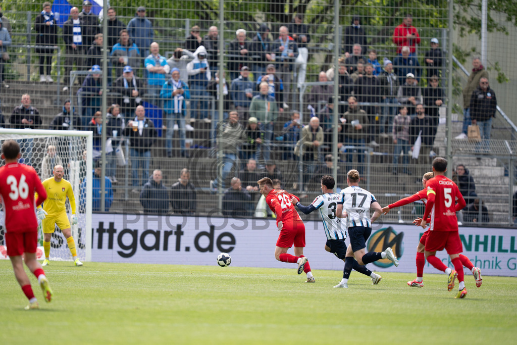 Stuttgarter Kickers vs. SG Sonnenhof Großaspach, Fussball, Regionalliga Suedwest, 34. Spieltag, 16.05.2026 | Leon Maier (SG Sonnenhof Großaspach, #20),Stuttgarter Kickers vs. SG Sonnenhof Großaspach, Fussball, Regionalliga Suedwest, 34. Spieltag, 16.05.2026