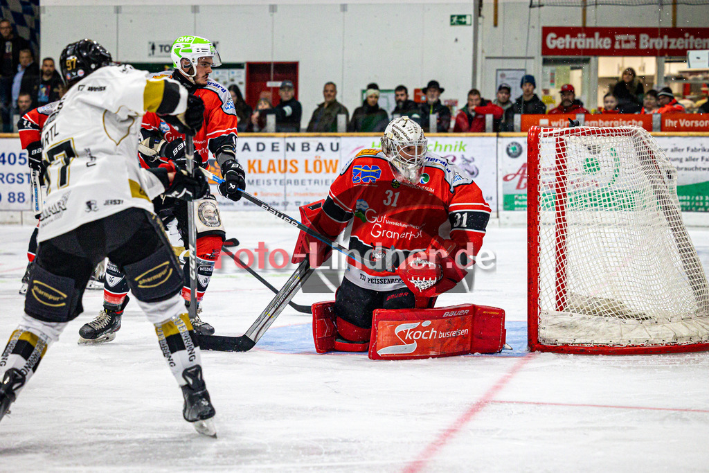 TSV Peißenberg MINERS vs EHC Königsbrunn | Eishockey Bayernliga Vorrunde 2024/2025, TSV Peißenberg MINERS vs EHC Königsbrunn, 20241027,Tor Königsbrunn,2024-10-27 in Peißenberg (Eisstadion)Korbinian SERTL (Miners Goali 31)Copyright: WolfgangxLindner