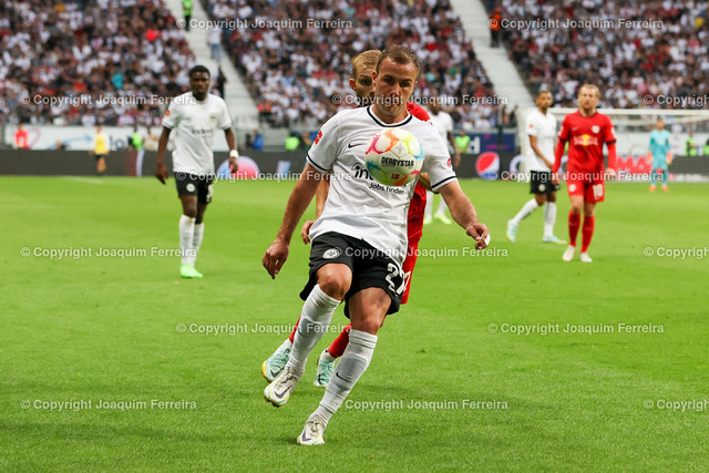 sgevsrblei_2906 | 03.09.2022 xjfx  Fussball 1.Bundesliga Eintracht Frankfurt - RB Leibzig emspor,  v.l.,  Mario Götze (Eintracht Frankfurt)




(DFL/DFB REGULATIONS PROHIBIT ANY USE OF PHOTOGRAPHS as IMAGE SEQUENCES and/or QUASI-VIDEO) - Realisiert mit Pictrs.com