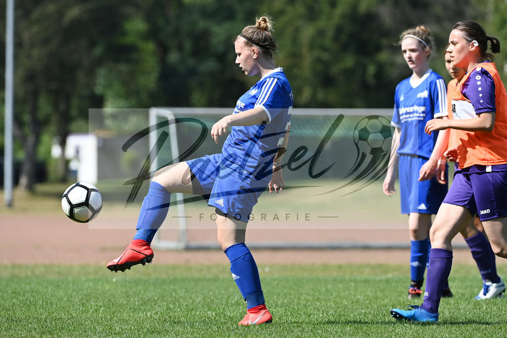 VFBGRE20200816_0037 | Fussball, Frauen:   bei dem Testspiel zwischen VfB Schinkel und TSG 07 Burg Gretesch IV auf der Sportanlage am Zuschlag am 16.08.2020 in Osnabrueck, Deutschland. - Realisiert mit Pictrs.com