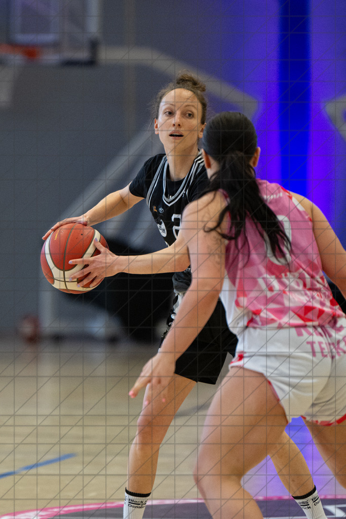 2. DBBL PlayOff 24/25 | 12.04.2025 | Dillingen Diamonds vs. BBC OS | 1/8-Finale, 2. Spiel  | 2. DBBL PlayOff 24/25 | 12.04.2025 | Dillingen Diamonds vs. BBC OS | 1/8-Finale, 2. Spiel  - - - - - CREDIT, www.bullenfotos.de, Martin König, Hörner Weg 40, D-49078 Osnabrück, +4917663732967, Nutzung und Weitergabe nur zu den vereinbarten Zwecken. Presseanfragen an Urheber. Alle Rechte beim Urheber. - - - - - - Realisiert mit Pictrs.com