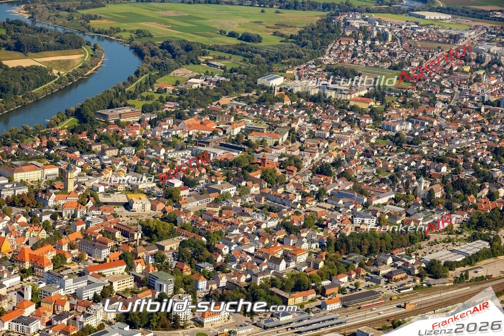 Das Luftbild zeigt : Heerstraße Straubing - Die Luftaufnahme wurde 2023 vom UL-Flugzeug aus erstellt ( keine Drohne ) - Hochauflösende Luftaufnahme - Für grossformatige Ausdrucke geeignet. Die Geschenkidee !Mit Lizenz und Bildrechte bestellbar