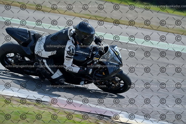 26BT02-0751 | markuskiefer.com - Realisiert mit Pictrs.com