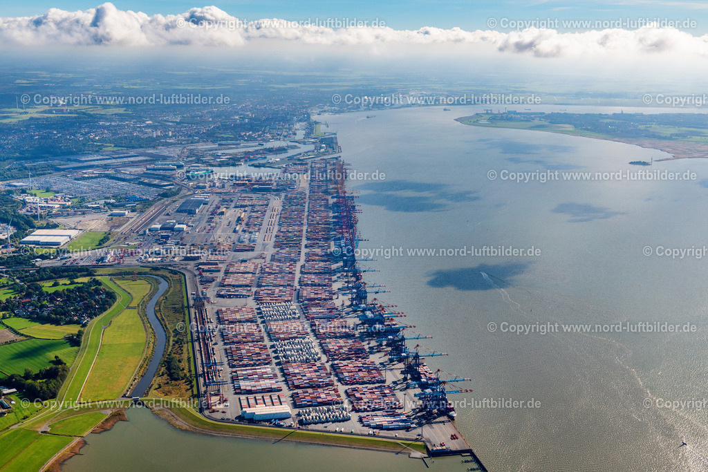 Bremerhaven_Container_Terminal_ELS_6918091022 | BREMERHAVEN 09.10.2022 Containerterminal im Containerhafen des Überseehafen in Bremerhaven im Bundesland Bremen, Deutschland. Weiterführende Informationen bei: EUROGATE GmbH &amp; Co. KGaA, KG. // Container Terminal in the port of the international port in Bremerhaven in the state Bremen, Germany. Further information at: EUROGATE GmbH &amp; Co. KGaA, KG. Foto: Martin Elsen