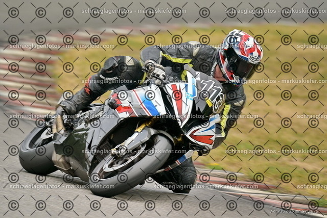 25bt05-1049 | markuskiefer.com - Realisiert mit Pictrs.com