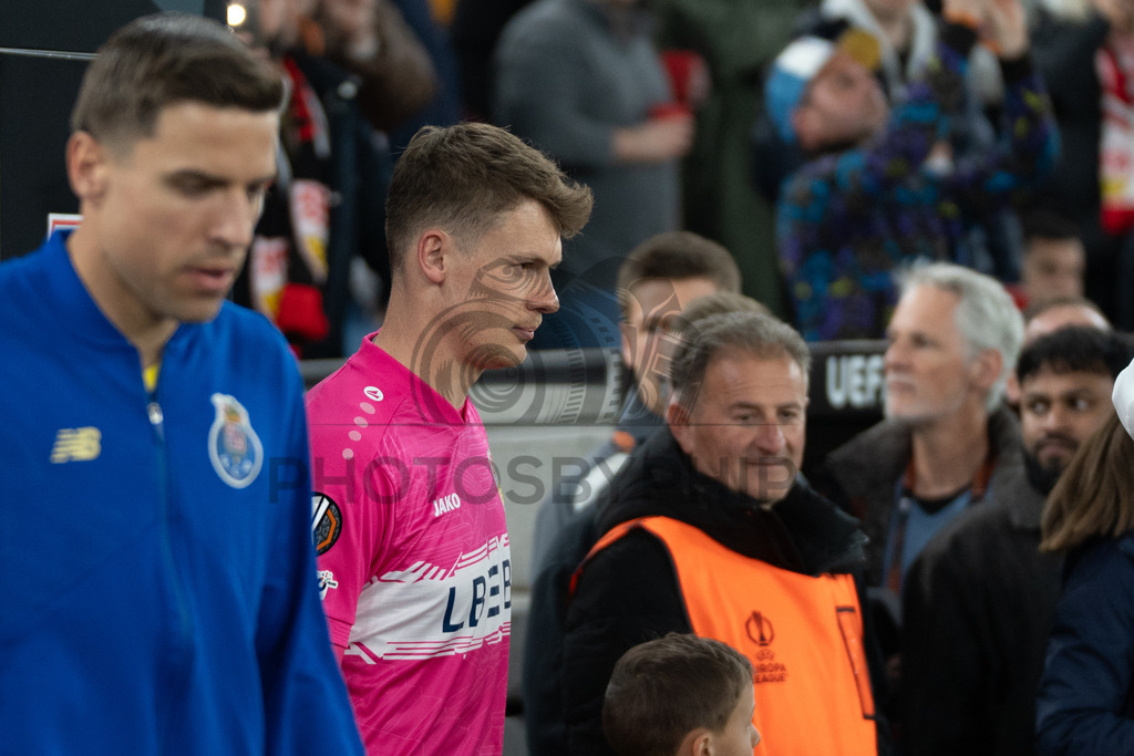VfB Stuttgart vs. FC Porto, Fussball, Europa League, Achtelfinale, Hinspiel, 12.03.2026 | Alexander Nuebel (VfB Stuttgart, #33),VfB Stuttgart vs. FC Porto, Fussball, Europa League, Achtelfinale, Hinspiel, 12.03.2026Foto: photosbyphips/Philip Ziegler