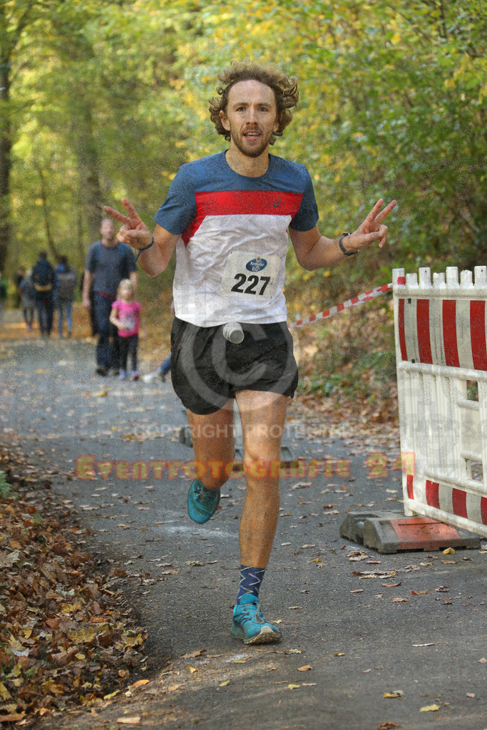 221030_1235_EX1_6534 | Sportfotografie im Rhein-Sieg Kreis, Köln, Bonn, NRW, Rheinland Pfalz, Hessen, etc. Unser Tätigkeitsfeld umfasst den Laufsport vom Volkslauf über den Marathon, Duathlon, Triathon bis zum Ultralauf wie Kölnpfad Ultra oder Schindertrail.