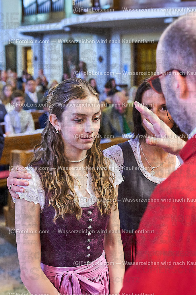 ALP0967_PfarrFirmung Wieselburg_Firmvorgang | (C)FotoLois.com, Alois Spandl, Firmung in der Pfarrkirche Wieselburg mit Generalvikar Dr. Christoph Weiss, Dechant Pfarrer Daniel Kostrzycki und Monignore Franz Dammerer, Sa 15. Juni 2024.