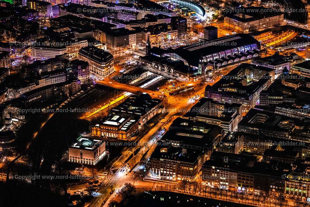 Hamburg_Hauptbahnhof_Nachtaufnahme_ELS_7189060325 | HAMBURG 06.03.2025 Nacht- Lichter und Beleuchtung Gleisverlauf und Gebäude des Hauptbahnhofes der Deutschen Bahn im Ortsteil Sankt Georgen in Hamburg, Deutschland. Weiterführende Informationen bei: CARLISLE Construction Materials GmbH,  DB InfraGO AG,  DB Regio AG,  DB Station & Service AG,  Deutsche Bahn AG,  HGI - HÜGIN GROUP INTERNATIONAL GMBH CO.KG,  IBN Ingenieurbüro Noack,  INGENIEURBÜRO DR. BINNEWIES Ingenieurgesellschaft mbH,  S-Bahn Hamburg GmbH. // Night lighting track progress and building of the main station of the railway in the district Sankt Georgen in Hamburg, Germany. Further information at: CARLISLE Construction Materials GmbH,  DB InfraGO AG,  DB Regio AG,  DB Station & Service AG,  Deutsche Bahn AG,  HGI - HUeGIN GROUP INTERNATIONAL GMBH CO.KG,  IBN Ingenieurbuero Noack,  INGENIEURBUeRO DR. BINNEWIES Ingenieurgesellschaft mbH,  S-Bahn Hamburg GmbH. Foto: Martin Elsen