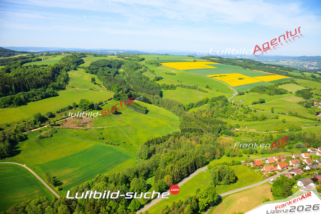Die Luftaufnahme der Stadt Weissenbrunn wurde vom UL-Flugzeug heraus erstellt ( keine Drohne )- hohe Auflösung für beste Qualität