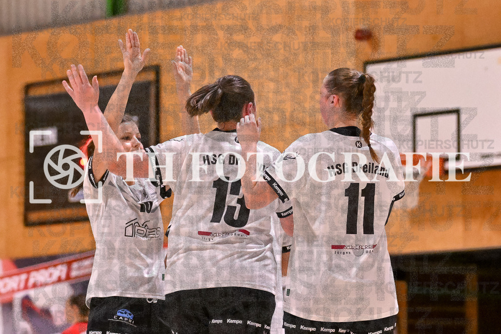 GER, SG Maulburg/Steinen - HSG Dreiland, Frauen-Handball, Oberliga Suedbaden, 3. Spieltag, Saison 2024/2025, 12.10.2024 | Julia Leisinger (HSG Dreiland, #13), Nathalie Herzog (HSG Dreiland, #11)GER, SG Maulburg/Steinen - HSG Dreiland, Frauen-Handball, Oberliga Suedbaden, 3. Spieltag, Saison 2024/2025, 12.10.2024Foto: TH Fotografie/Thomas Hess