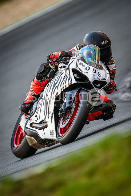 0096-240925_MO-022_96 | Deine Full-Service-Agentur für ✔️Videoproduktionen und ✔️Motorsportfotografie Jetzt Angebot anfragen!