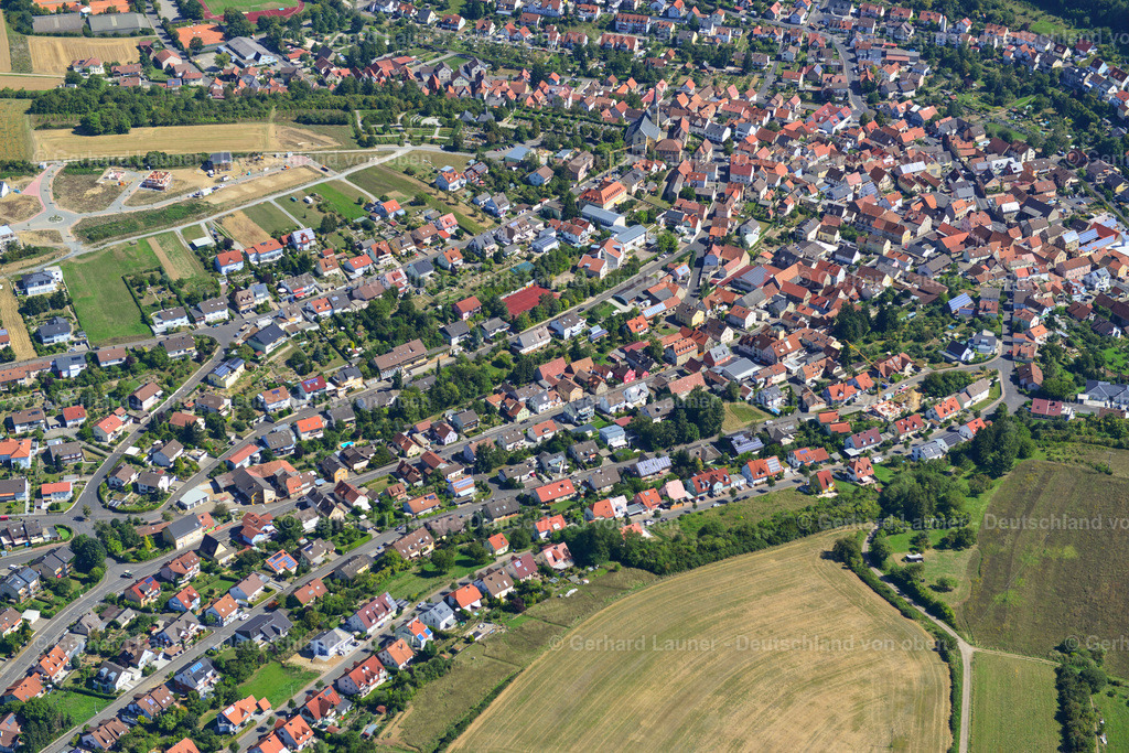 3650080 | GüNTERSLEBEN 31.08.2016 Stadtzentrum im Innenstadtbereich  in Güntersleben im Bundesland Bayern, Deutschland // The city center in the downtown area  in Güntersleben in the state Bavaria, Germany Foto: Gerhard Launer