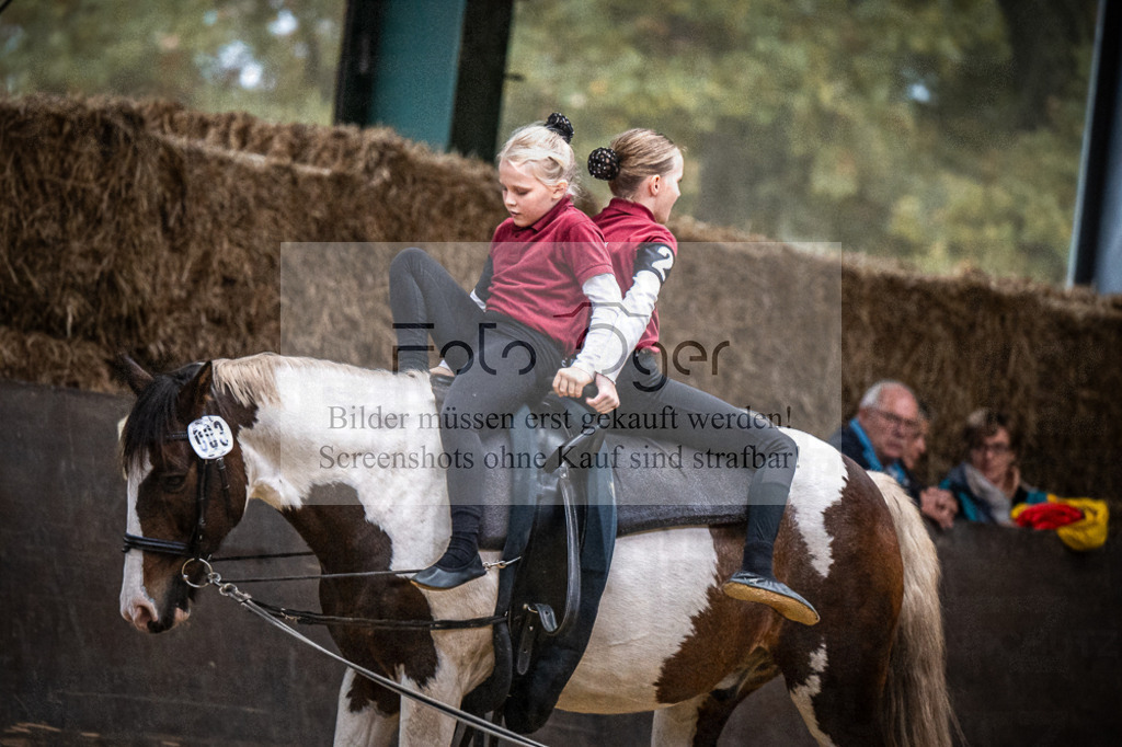DOS_0306 | Entdecke hochwertige Reitturnierfotos von Foto Oger. Professionell, emotional und authentisch – jetzt Lieblingsmomente im Shop bestellen.Deutschlandweite Turnierfotografie. - Realisiert mit Pictrs.com