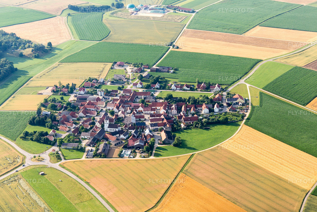 Luftbild: Donauries am Rande von landwirtschaftlichen Feldern und Nutzflächen im Ortsteil Schaffhausen in Mönchsdeggingen im Bundesland Bayern in Deutschland. Foto: IMG_101654.jpg vom 08.07.2017 durch Werner Riehm/FLY-FOTO.de