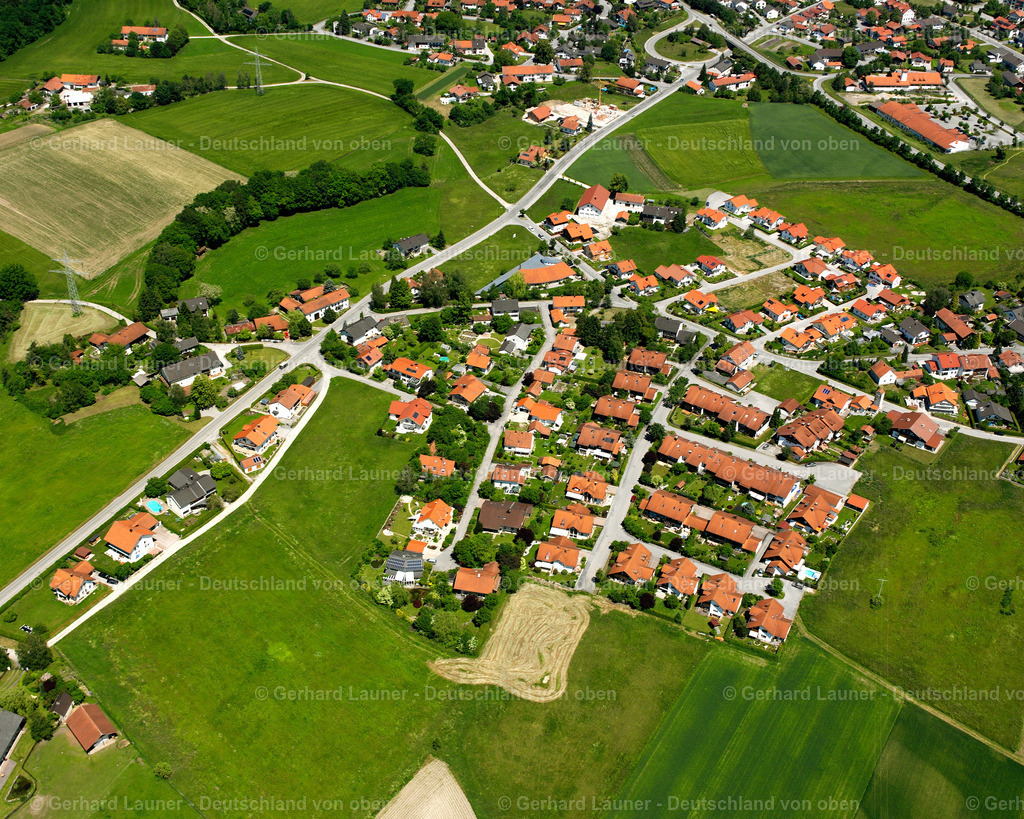 2600457 | OBEREMMERTING 09.06.2006 Stadtansicht des Innenstadtbereiches  in Oberemmerting im Bundesland Bayern, Deutschland // City view on down town  in Oberemmerting in the state Bavaria, Germany Foto: Gerhard Launer