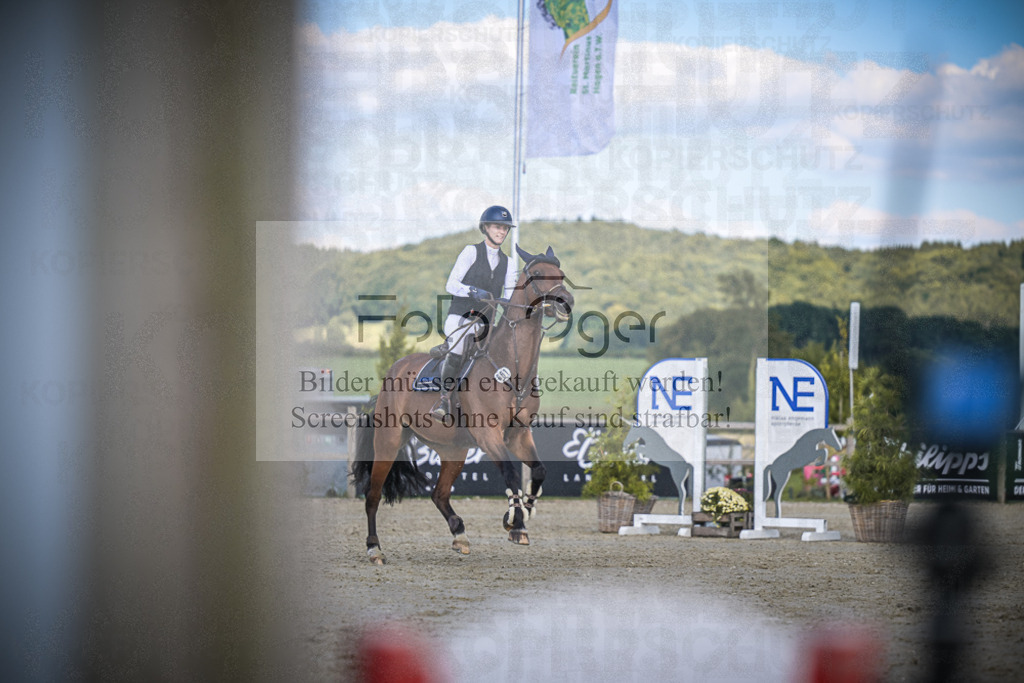 DOS_1000 | Entdecke hochwertige Reitturnierfotos von Foto Oger. Professionell, emotional und authentisch – jetzt Lieblingsmomente im Shop bestellen.Deutschlandweite Turnierfotografie. - Realisiert mit Pictrs.com