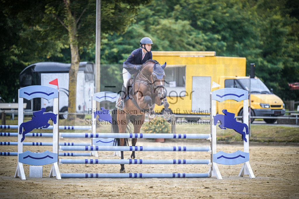 DOS_1594 | Entdecke hochwertige Reitturnierfotos von Foto Oger. Professionell, emotional und authentisch – jetzt Lieblingsmomente im Shop bestellen.Deutschlandweite Turnierfotografie. - Realisiert mit Pictrs.com