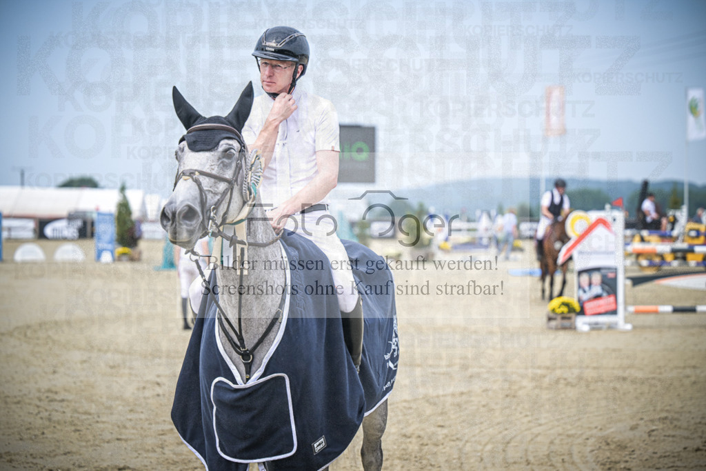 DOS_0010 | Entdecke hochwertige Reitturnierfotos von Foto Oger. Professionell, emotional und authentisch – jetzt Lieblingsmomente im Shop bestellen.Deutschlandweite Turnierfotografie. - Realisiert mit Pictrs.com