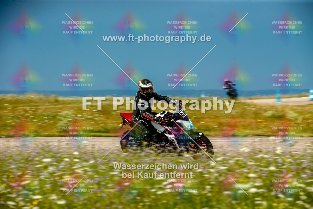 Chambley Juli-0674 | Hier findet Ihr Bilder von Touristenfahrten auf der Nürburgring Nordschleife oder von anderen Veranstaltungen die ich besucht habe. Viel Spass beim Durch Schauen 