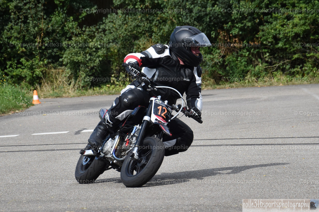 DSC_0991 | Sportfotografie , Motorsport, Motoross, Reitsport, Mointainbike, Enduro,
Landschaft , Outdoor, Eventfotografie, Landschaft, Bilder online bestellen - Realisiert mit Pictrs.com