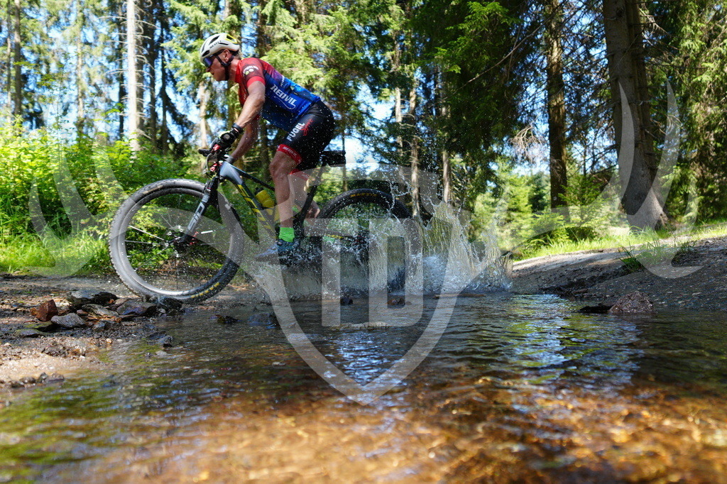 FC604444 | Fotogalerie der Treibjagd im Dunkelwald - Dein MTB Etappenrennen im Erzgebirge - Realisiert mit Pictrs.com