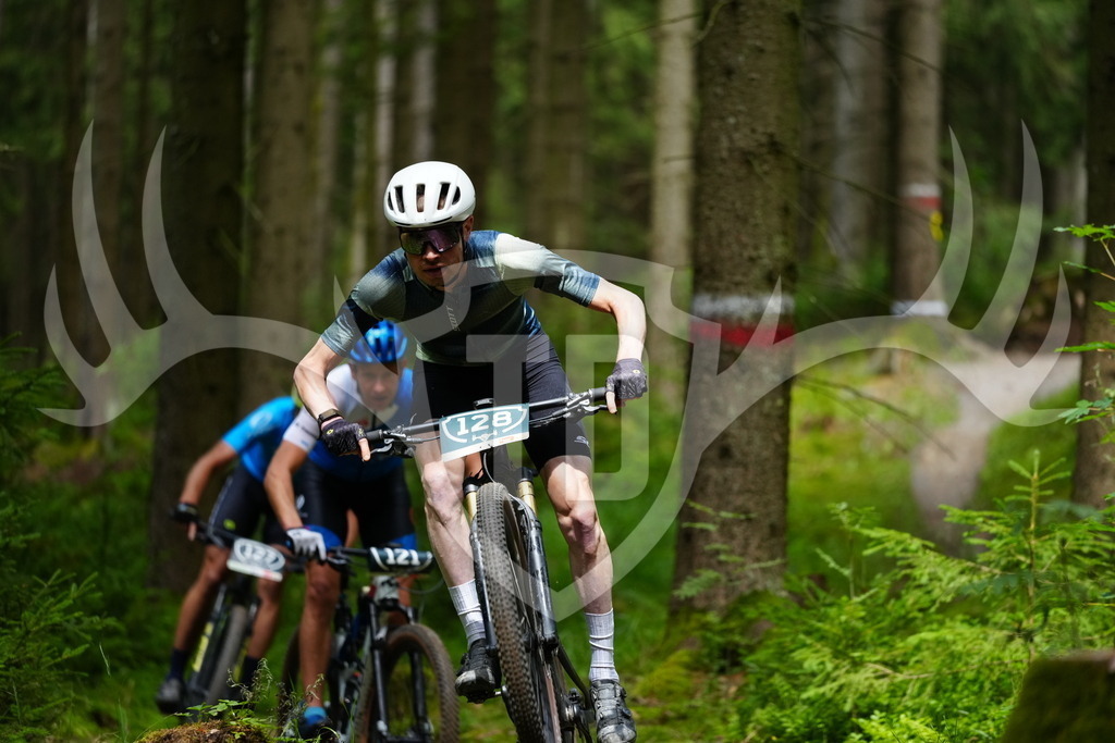 FC100128 | Fotogalerie der Treibjagd im Dunkelwald - Dein MTB Etappenrennen im Erzgebirge - Realisiert mit Pictrs.com