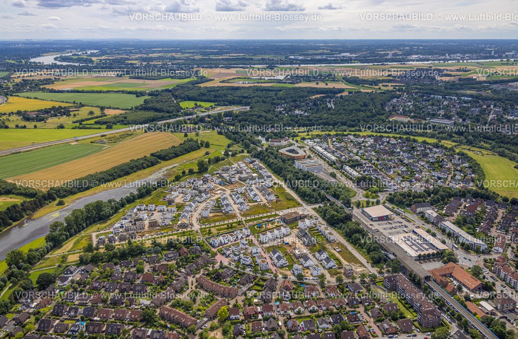 Duisburg240704234-Sued | Luftbild, Duisburg-Süd, Wohngebiet Angerbogen, Am Alten Angerbach, halbkreisförmige Neubau-Wohnsiedlung, Huckingen, Duisburg, Ruhrgebiet, Nordrhein-Westfalen, Deutschland