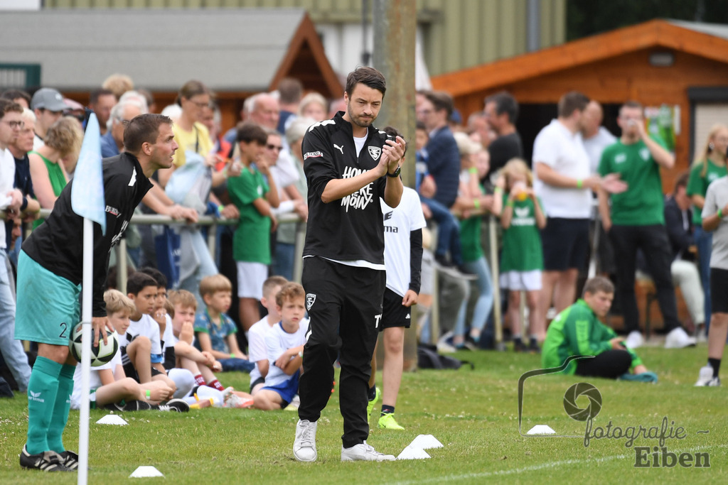 Sport-Duwe Cup | Sport-Duwe Cup Oldenburg; TuS Eversten (mint)-VFL Oldenburg (rot) am 05.07.2025 in Oldenburg (Sportanlage TuS Eversten), Photo: Philip Eiben 2025 - Realisiert mit Pictrs.com