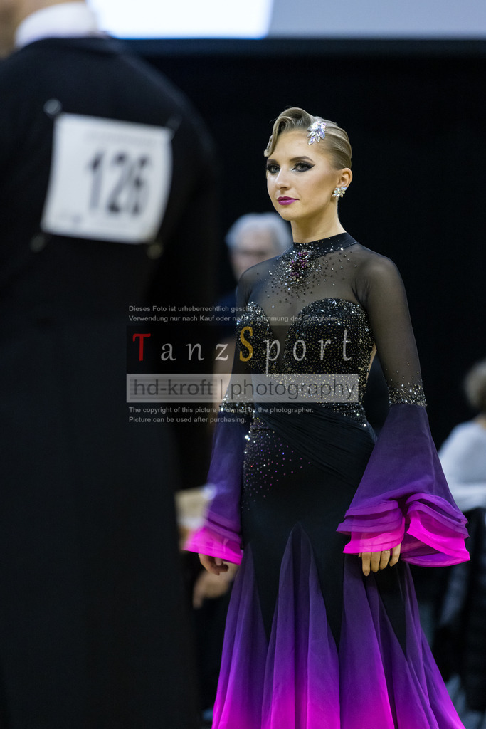 20241102_DC_HGR_Std_08565 | Tanzsportbilder, Standardtanz, Lateintanz, WDSF, DTV, LTVB, dancecomp, goc, hessen tanzt, blaues band der spree, walzer, tango, wiener walzer, slowfox, quickstepp, samba, rumba, cha-cha-cha, paso doble. jive, hd-kroft photography, turniertanzsport
