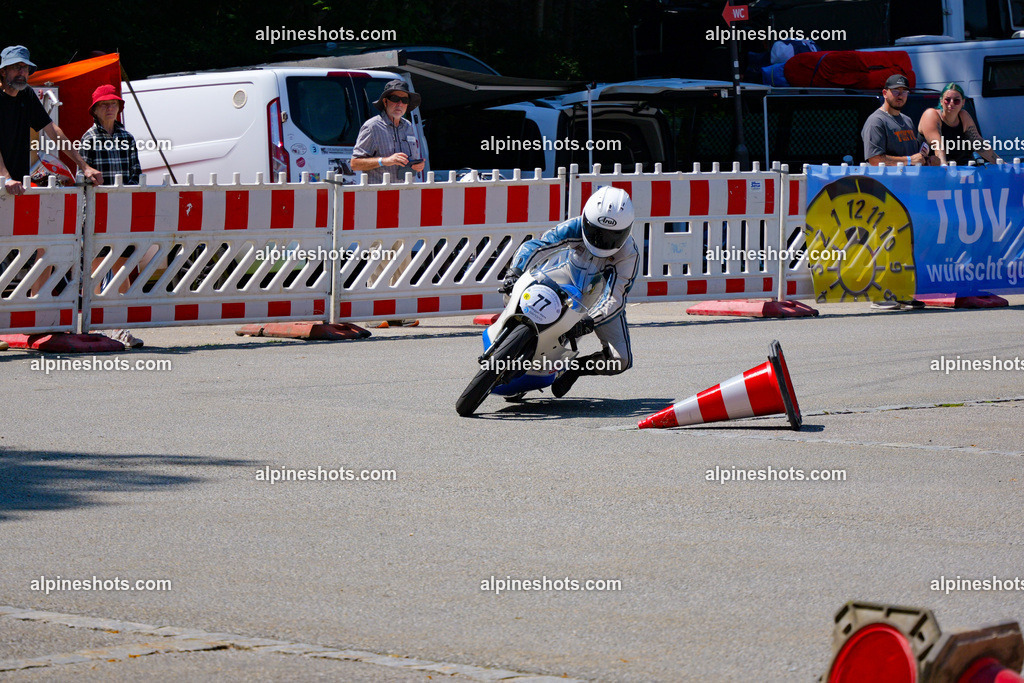 P1036995-2 | Erleben Sie atemberaubende, hochqualitative Fotos Ihrer Fahrt entlang der malerischen Alpenstraßen. Besuchen Sie alpineshots.com, um professionelle Aufnahmen Ihrer unvergesslichen Reise zu finden und zu kaufen - Realisiert mit Pictrs.com