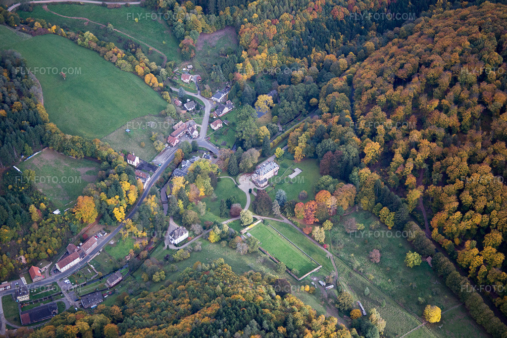 Aerial view: View of the town in Nehwiller-près-Wœrth in the state Bas-Rhin, France.Photo: IMG_084701.jpg taken on 10/23/2015 by Werner Riehm/FLY-FOTO.comResolution of the original: 5472 x 3648 px