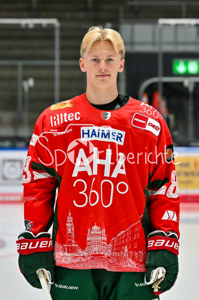 Augsburger Panther 2025/26 | im Bild Sebastian ZWICKL (Augsburger Panther 83) / Einzelfoto / Freisteller / Media Day Augsburger Panther: Curt-Frenzel Stadion am 06.08.2025