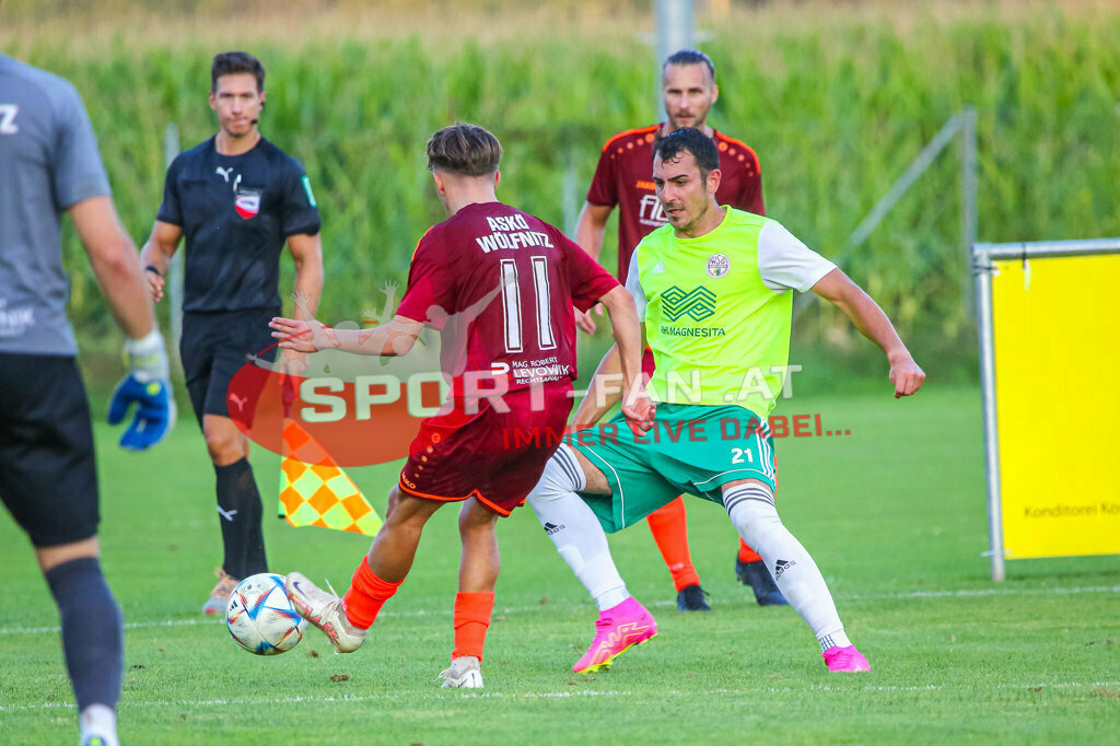 ASKÖ Wölfnitz - WSG Radenthein 2-2, Unterliga West | Nikolaos Legat (ASKÖ Wölfnitz #11) Miljan Urosevic (WSG Radenthein #21) ASKÖ Wölfnitz - WSG Radenthein 2-2 am 20.08.2023 in Wölfnitz
(Sportplatz), Austria, (Photo by Ernst Krawagner sport-fan.at) - Realisiert mit Pictrs.com