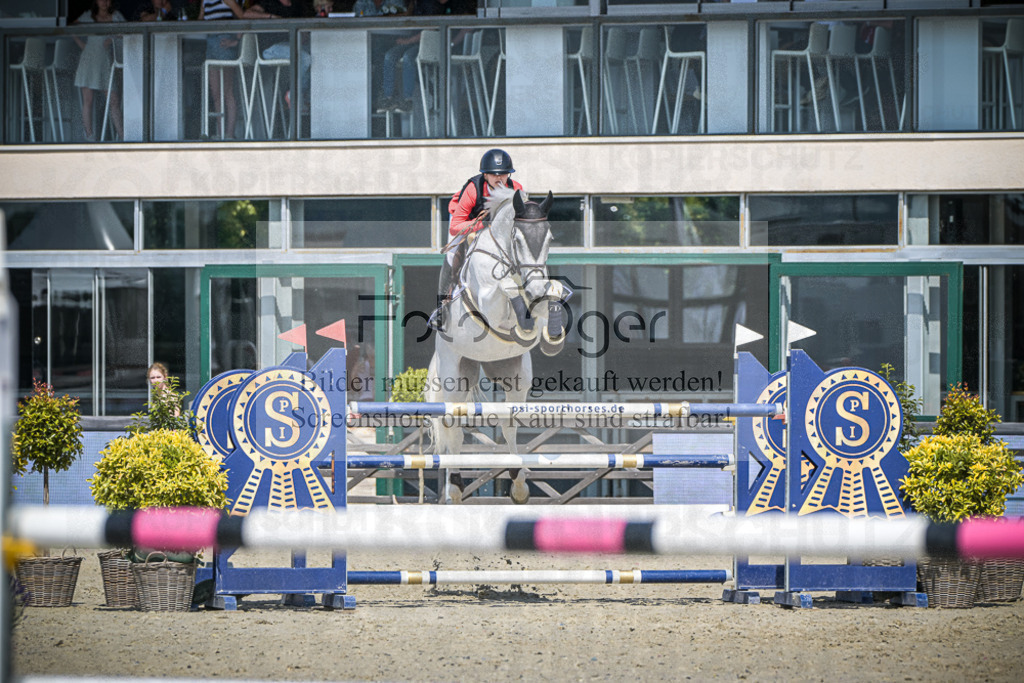 DOS_6689 | Entdecke hochwertige Reitturnierfotos von Foto Oger. Professionell, emotional und authentisch – jetzt Lieblingsmomente im Shop bestellen.Deutschlandweite Turnierfotografie. - Realisiert mit Pictrs.com