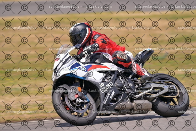 26bt05-1462 | markuskiefer.com - Realisiert mit Pictrs.com