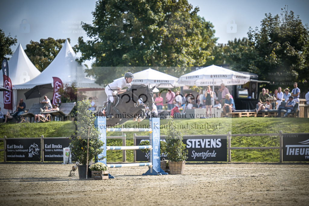 DOS_0091 | Entdecke hochwertige Reitturnierfotos von Foto Oger. Professionell, emotional und authentisch – jetzt Lieblingsmomente im Shop bestellen. - Realisiert mit Pictrs.com