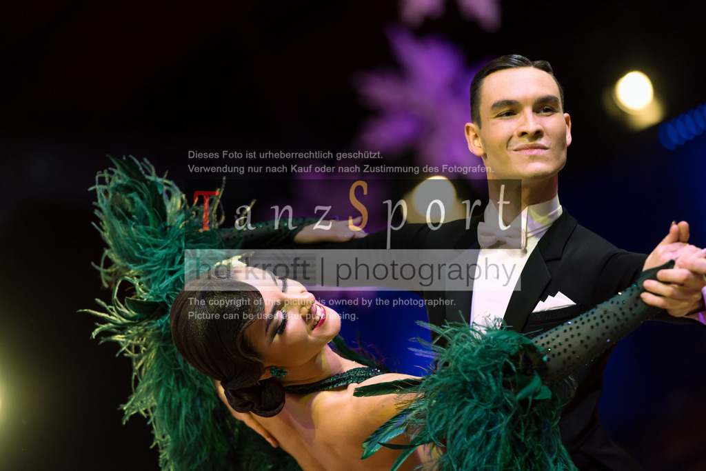 20241215_WDSF_Int_Open_Std-Riga-9299 | Tanzsportbilder, Standardtanz, Lateintanz, WDSF, DTV, LTVB, dancecomp, goc, hessen tanzt, blaues band der spree, walzer, tango, wiener walzer, slowfox, quickstepp, samba, rumba, cha-cha-cha, paso doble. jive, hd-kroft photography, turniertanzsport