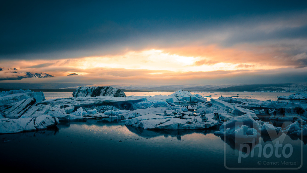 Jökulsárlón | Glacier lagoon Jökulsárlón, Höfn, Iceland - Realisiert mit Pictrs.com