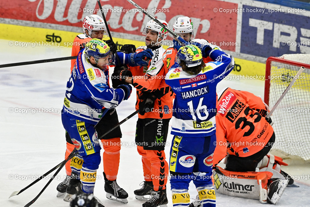 EC IDM WÄRMEPUMPEN VSV vs. MOSER MEDICAL GRAZ99ERS | #72 John Hughes EC VSV, #16 Kevin Hancock EC VSV, #21 Lukas Haudum Graz 99ers, #3 Frank Hora Graz 99ers, #18 Paul Stapelfeldt Graz 99ers, #33 Maxime Lagacé Graz 99ers, EC IDM WÄRMEPUMPEN VSV vs. MOSER MEDICAL GRAZ99ERS, EC IDM WÄRMEPUMPEN VSV vs. MOSER MEDICAL GRAZ99ERS am 17.03.2026 in Villach (Stadthalle Villach), Austria, (Photo by Bernd Stefan)