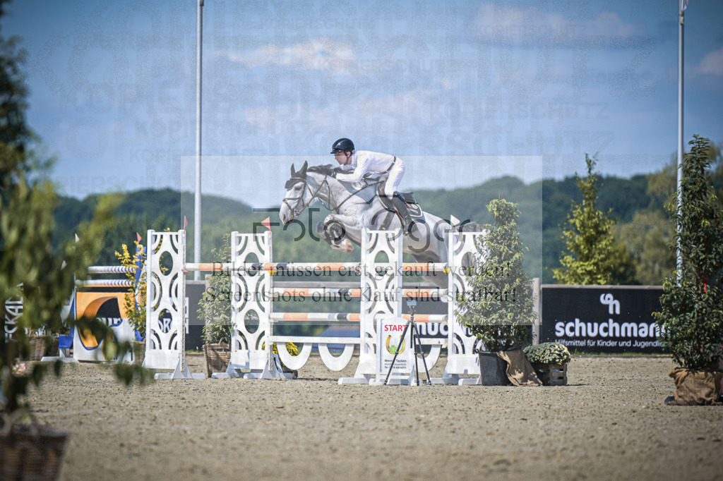 DOS_4166 | Entdecke hochwertige Reitturnierfotos von Foto Oger. Professionell, emotional und authentisch – jetzt Lieblingsmomente im Shop bestellen.Deutschlandweite Turnierfotografie. - Realisiert mit Pictrs.com