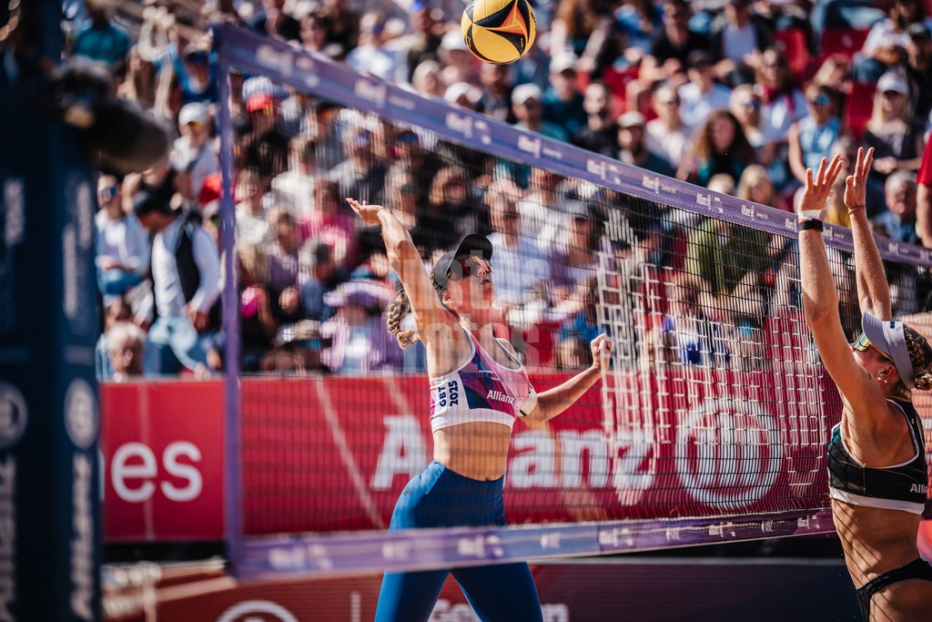 Beachvolleyball | Frauen | Allianz German Beach Tour 2025 | Tourstop Berlin | 24.08.2025 | Lisa-Sophie Kotzan beim Angriff
