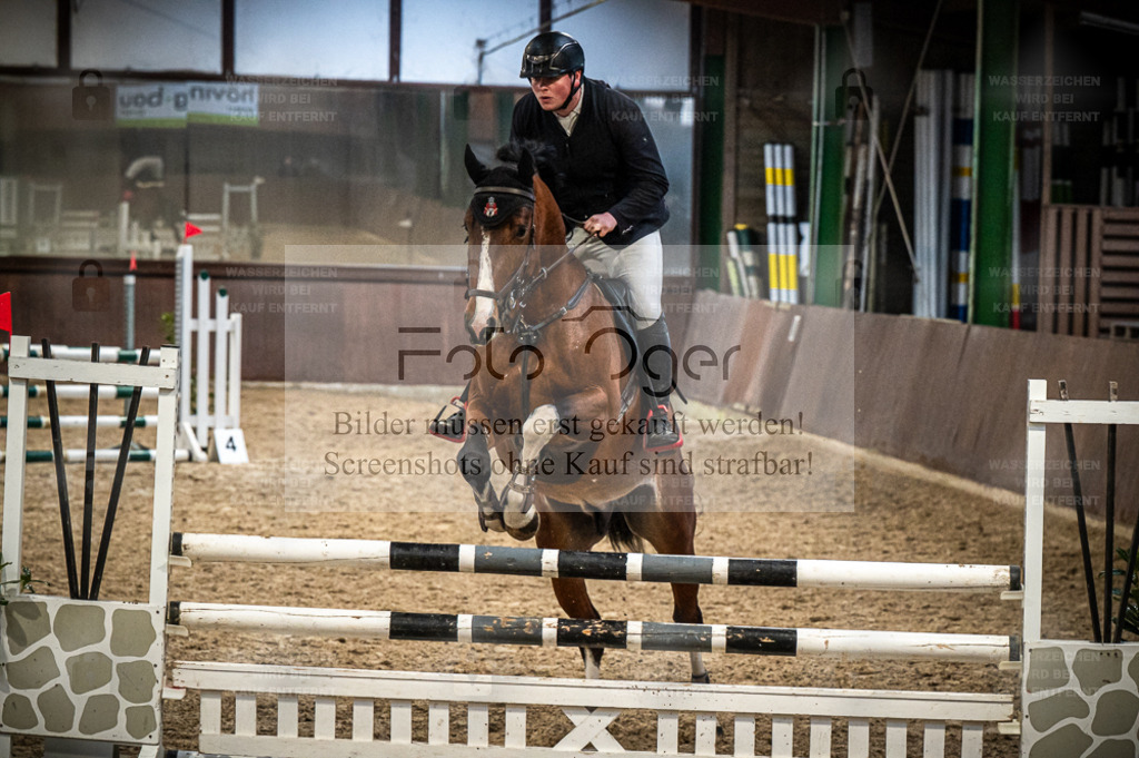 Hallenreittunier Voxtrup 2023 | Entdecke hochwertige Reitturnierfotos von Foto Oger. Professionell, emotional und authentisch – jetzt Lieblingsmomente im Shop bestellen. - Realisiert mit Pictrs.com