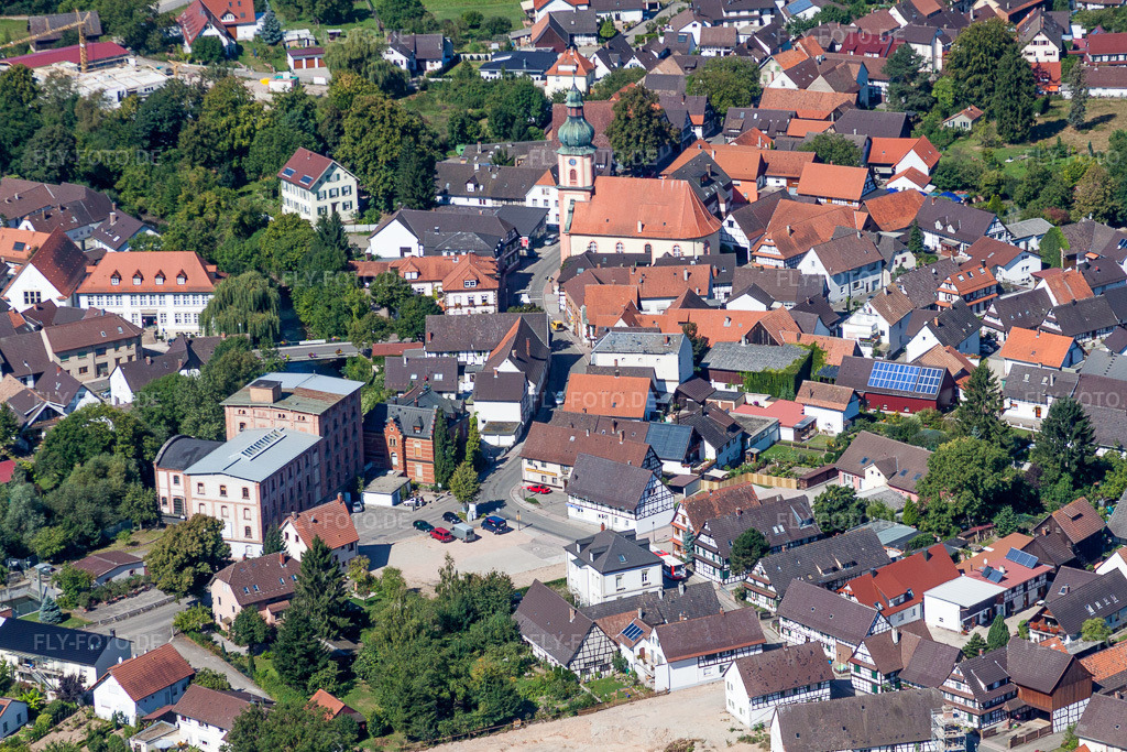 Luftbild: Rathauses der Gemeindeverwaltung Willstätt in Willstätt im Bundesland Baden-Württemberg in Deutschland. Foto: IMG_20879.jpg vom 31.08.2009 durch Werner Riehm/FLY-FOTO.de