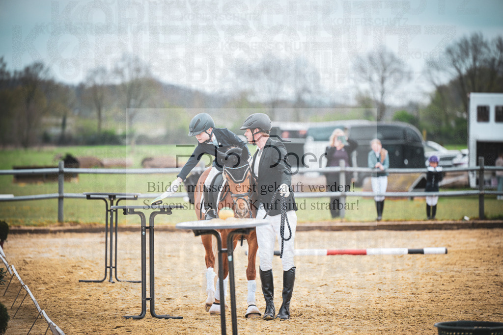 DOS_8742 | Entdecke hochwertige Reitturnierfotos von Foto Oger. Professionell, emotional und authentisch – jetzt Lieblingsmomente im Shop bestellen.Deutschlandweite Turnierfotografie. - Realisiert mit Pictrs.com