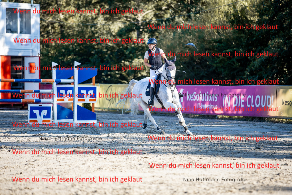 BK1A8353 | Turnierbilder Turnierfotos Nina Hüffmann Turnierfotografie Pferdefotografie Tierzeichnung Haustierzeichnung Pferdezeichnung Hundezeichnung Videograf  - Realisiert mit Pictrs.com
