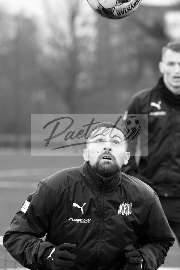 20200131_TRAOSN_0131 | Fußball, Herren: Marcos Alvarez (VfL Osnabrueck) in Aktion, am Ball, Einzelaktion waehrend der Trainingseinheit des VfL Osnabrueck im Sportpark Illoshoehe am 31.01.2020 in Osnabrueck, Deutschland. - Realisiert mit Pictrs.com