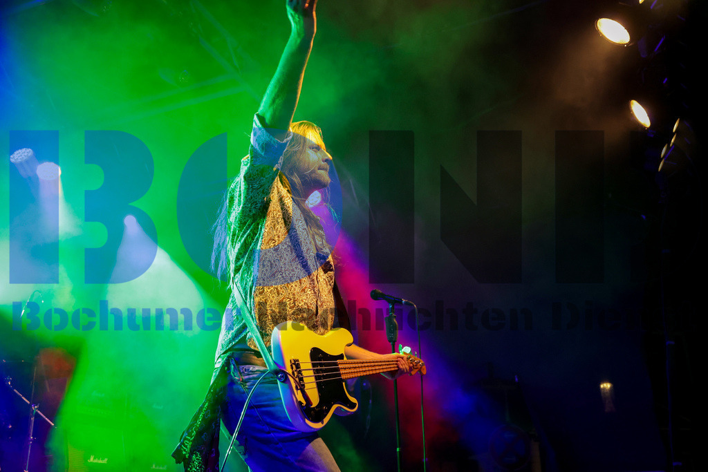 Purple Rising  {date} -  | {headline}(Foto: Sebastian Sendlak / BOND) - Realisiert mit Pictrs.com