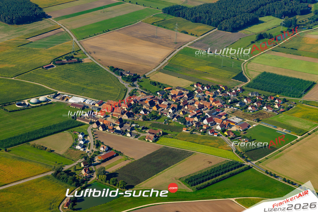 Das Luftbild zeigt : Obersteinbach ob Gmünd Abenberg - Die Luftaufnahme wurde 2024 vom UL-Flugzeug aus erstellt ( keine Drohne ) - Hochauflösende Luftaufnahme - Für grossformatige Ausdrucke geeignet. Die Geschenkidee !Mit Lizenz und Bildrechte bestellbar