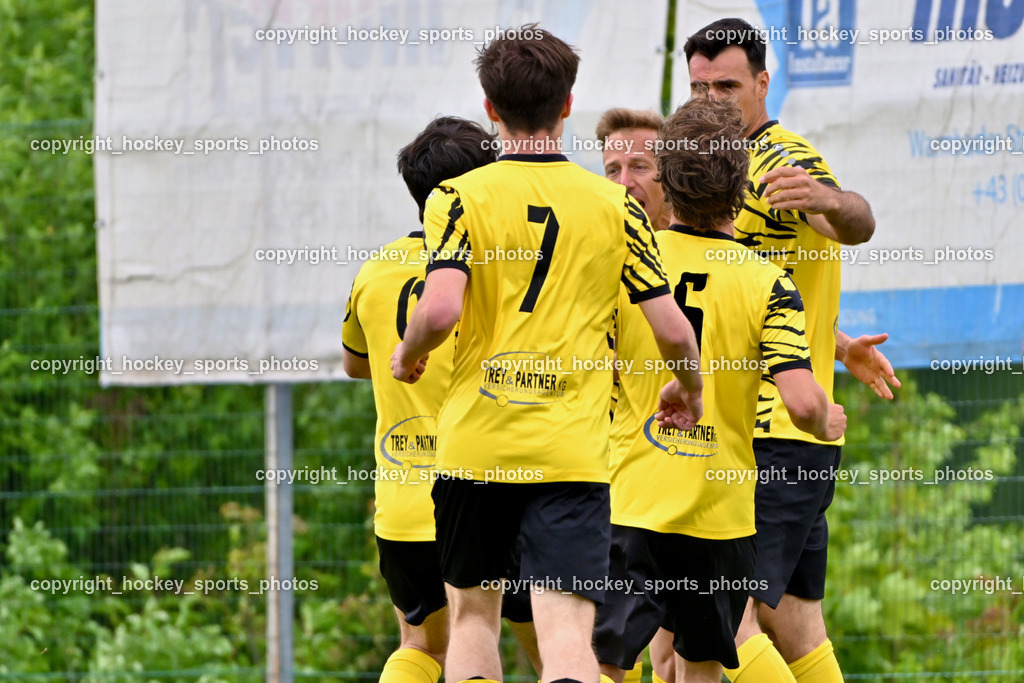 FC Faakersee vs. URC Thal Assling | Jubel FC Faakersee Mannschaft, #7 Felix Michael Bachlechner FC Faakersee, #5 Cajetan Maria Thaddäus Kolig FC Faakersee, #18 Andreas Unterguggenberger FC Faakersee, #23 Roman Adunka FC Faakersee, FC Faakersee vs. URC Thal Assling, FC Faakersee vs. URC Thal Assling am 04.05.2025 in Finkenstein (Sportplatz Finkenstein), Austria, (Photo by Bernd Stefan)